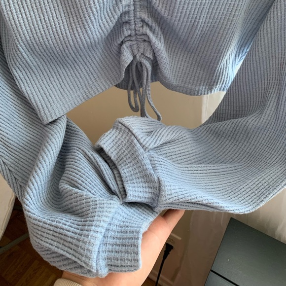 Baby blue long sleeve crop top - Picture 4 of 5